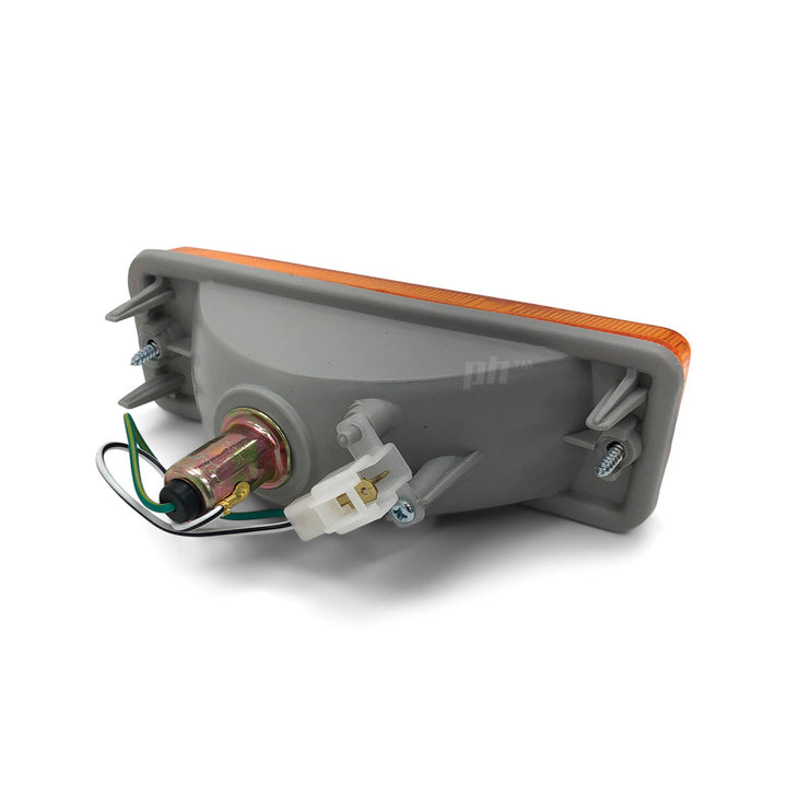 Front Bumper Indicator Light LEFT Fits Toyota Hilux Ute 2WD 4WD 1983 - 1988