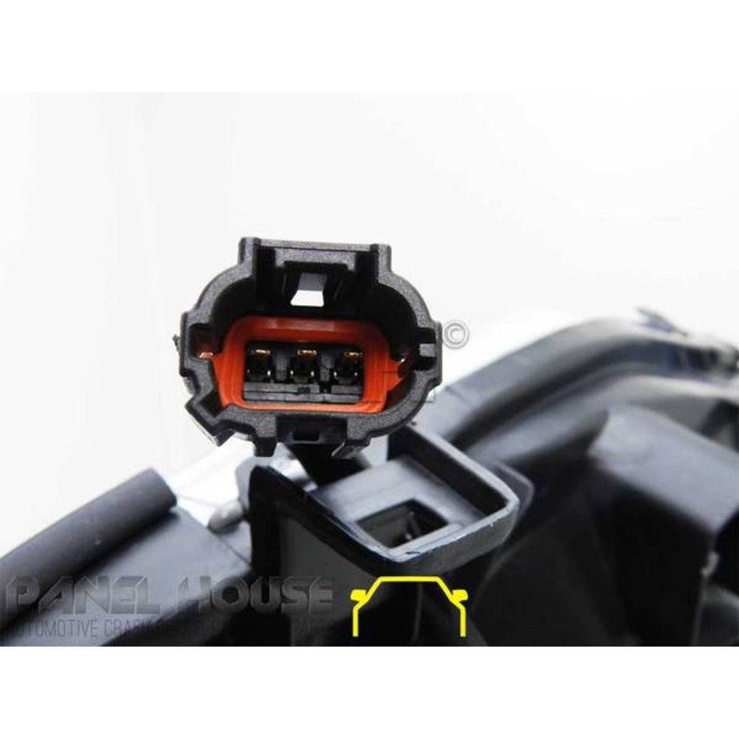 Headlight LEFT Fits Nissan Navara D22 2001 - 2014