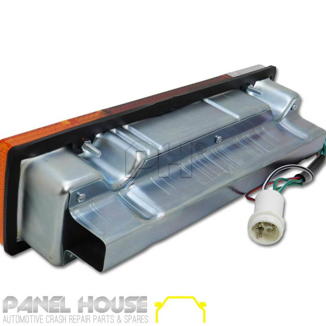 Tail Light fits Mitsubishi Triton ML MN Tray Back 06-13 Round Plug