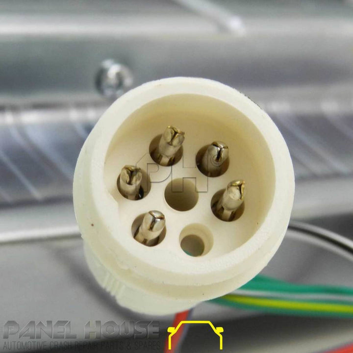 Tail Light fits Mitsubishi Triton ML MN Tray Back 06-13 Round Plug