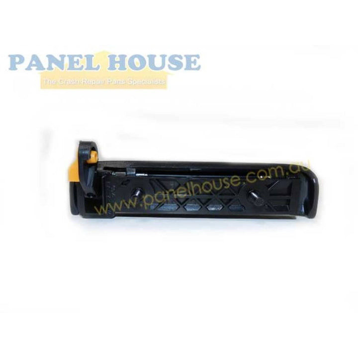 Door Handle LEFT Outer fits Nissan Navara D22 1997-2001