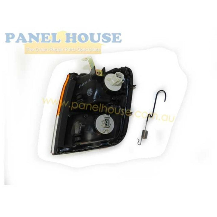 Corner Indicator Lights PAIR fits Mitsubishi Pajero NH-NK 91-97 Pair 1xLH 1xRH