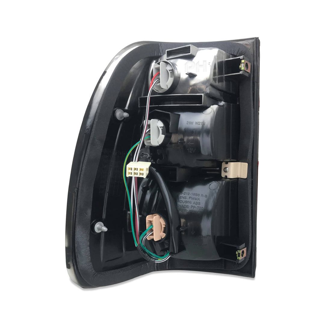 Tail Light RIGHT Fits Toyota Landcruiser 100 Series 1998 - 2002