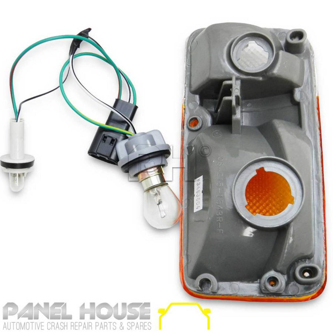 Corner Indicator Park Light RIGHT Fits Nissan Patrol GQ 1988 - 1994