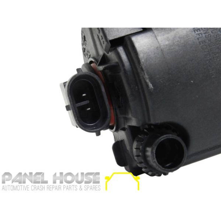 Fog Light + H11 Bulb RIGHT ADR NEW Fits Toyota TARAGO ACR50 08-