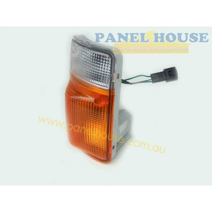 Corner Indicator Park Lights PAIR Fits Nissan Patrol GQ 1994 - 1997