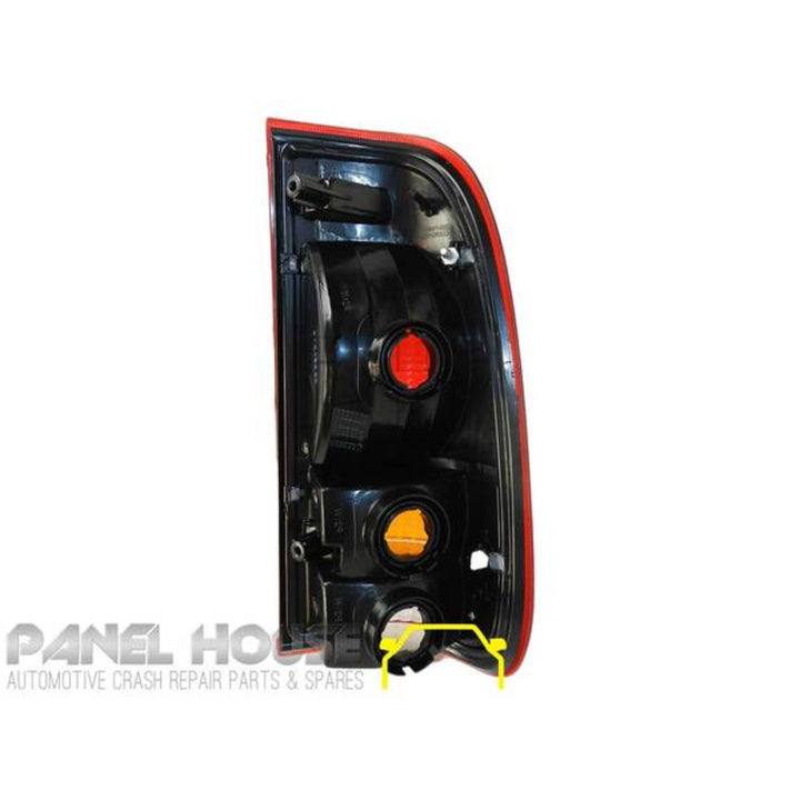 Tail Light LEFT fits Ford F-Truck F250 F350 SUPER DUTY 2001 - 2006